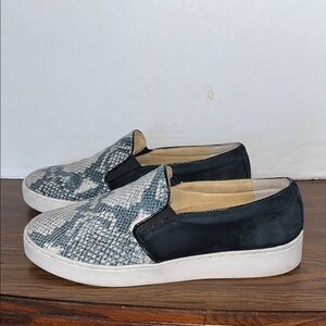 Vionic Black Suede and Gray Snakeskin Women’s Slip-On Shoes